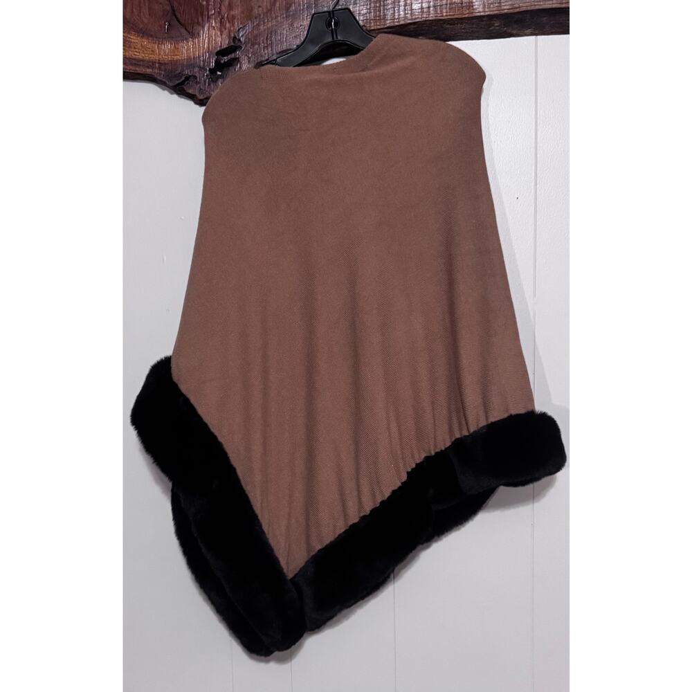 NWT Anne Klein Fur Trim Poncho Cape Size S/M - Picture 2 of 5